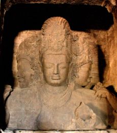 1054px-Elephanta_Caves_Trimurti